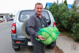 Не только продавали и покупали, но и пели, танцевали гости на сельскохозяйственной ярмарке в Поставах