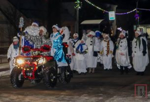 Раз, два, три! Ёлочка, гори! Сегодня зажглись огни главной ёлки г. Поставы