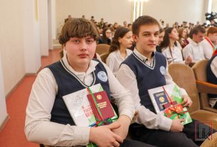 В преддверии Дня Конституции Республики Беларусь юные поставчане получили свой первый документ