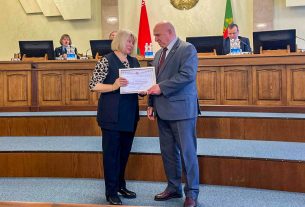 Работники филиала «Поставское ДРСУ-132» делают многое по грейдированию, ремонту и асфальтированию дорог и улиц.