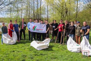 Поставчане присоединились к экологической акции по сохранению чистоты водоемов "Беларусь синеокая"