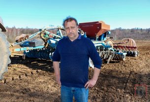 33 гектара в день засевает яровыми механизатор ОАО «Камайский-агро» Иван Ярковский