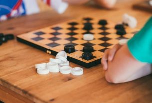 5 апреля состоялось командное первенство Поставского района по шашкам «64» среди учащихся