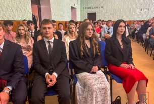 Фоторепортаж: Попрощались со школой и учителями. На Поставщине прошли выпускные вечера