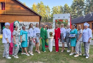 Форменная и специальная одежда работников сферы соцзащиты Поставщины — образец единого корпоративного облика