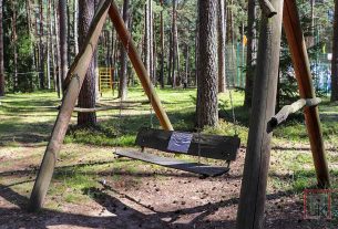 Есть проблема. Когда в СТК «Озерки» отремонтируют качели, а на набережной по дороге в горпарк заделают опасные ямы?