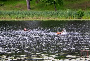 В акватории р. Мяделка прошло показательное выступление спасателей Поставского РОЧС