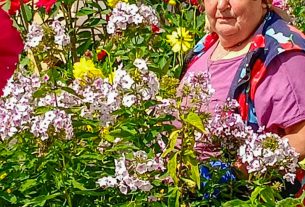 Для жительницы аг. Хотилы Янины Волк флоксы — бальзам для души