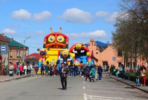 Пограничники провели профориентацию для учащихся поставской школы № 1