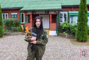 Андрей Мурзич и его дочь Александра вместе работают в лесном хозяйстве