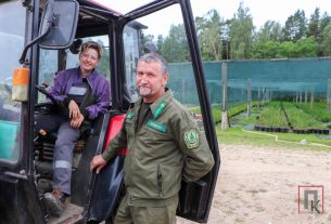 Андрей Мурзич и его дочь Александра вместе работают в лесном хозяйстве