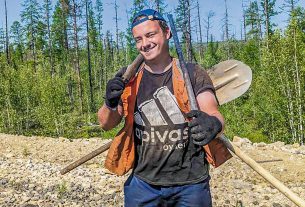 Кирилл и Алеся Ульские в этом году по распределению приехали работать на Поставский молочный завод