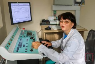 Кирилл и Алеся Ульские в этом году по распределению приехали работать на Поставский молочный завод