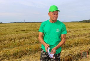 Подарок и доброе напутствие получила Яна Янченко от сенатора Сергея Мелешкина