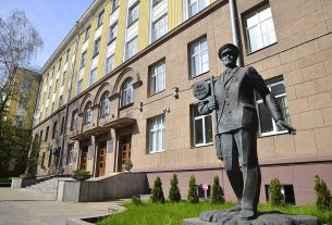 Александр Германович приглашает поставских выпускников поступать в БГТУ