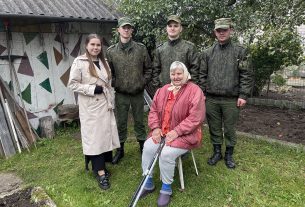 Молодежь и военнослужащие оказали шефскую помощь Терезе Лосик, Елизавете Мисуно и Клеопатре Балай