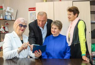 Татьяна Бучнева, Леонид Косаревский, Елена Косаревская и Марина Грибовская живут полной жизнью на пенсии