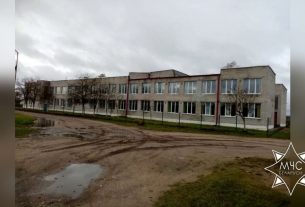 Спасатели выезжали по сообщению о задымлении в Камайской средней школе Поставского района