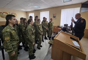 Воспитанники ВПК «ПАТРИОТ» познакомились с профессией милиционера