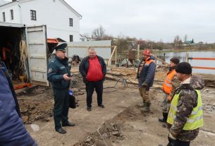 Стройплощадки под контролем поставских спасателей