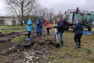 1 ноября прошёл субботник по наведению порядка и благоустройству территорий молочнотоварных ферм