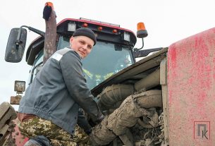 В Поставском районе приступил к работе первый передвижной фельдшерско-акушерский пункт