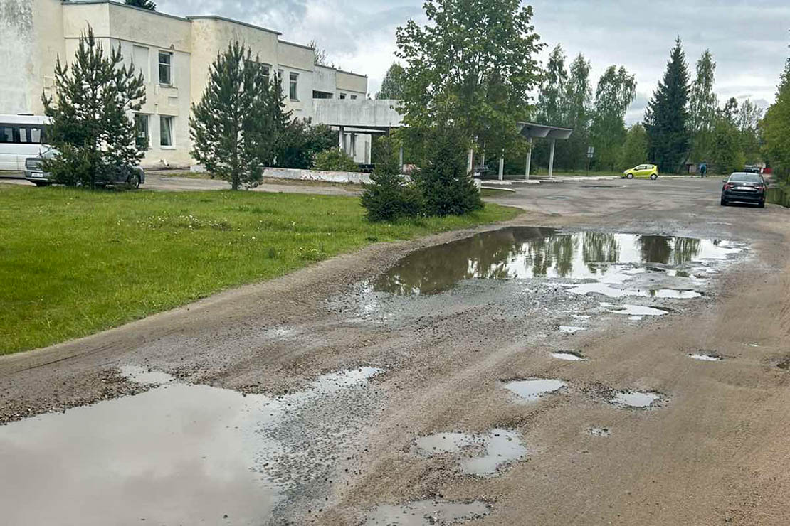 Новый асфальт появился на подъездах к автовокзалу, РОЧС и отделению скорой помощи