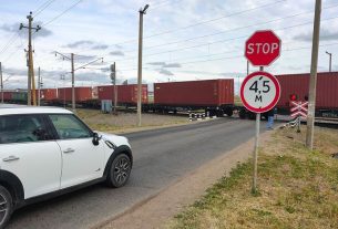 Что делать, если машина заглохла на ж/д переезде, рассказали в БЖД