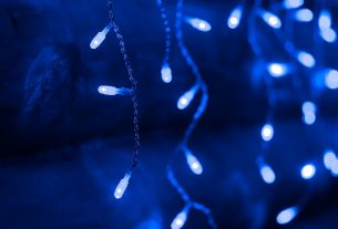 Госэнергогазнадзор прокомментировал фейки о штрафах за новогодние гирлянды на окнах