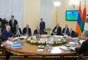 Президент Беларуси Александр Лукашенко принял участие в заседании Высшего Евразийского экономического совета в Санкт-Петербурге