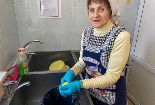 Зима не помеха. бригада Вадима Дулинца строит дом для Постав в любую погоду