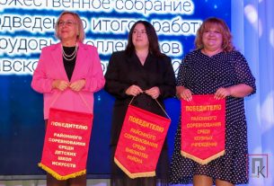 Сегодня Игорь Сергеенко принимает участие в открытом заседании Поставского райисполкома