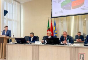 Сегодня Игорь Сергеенко принимает участие в открытом заседании Поставского райисполкома