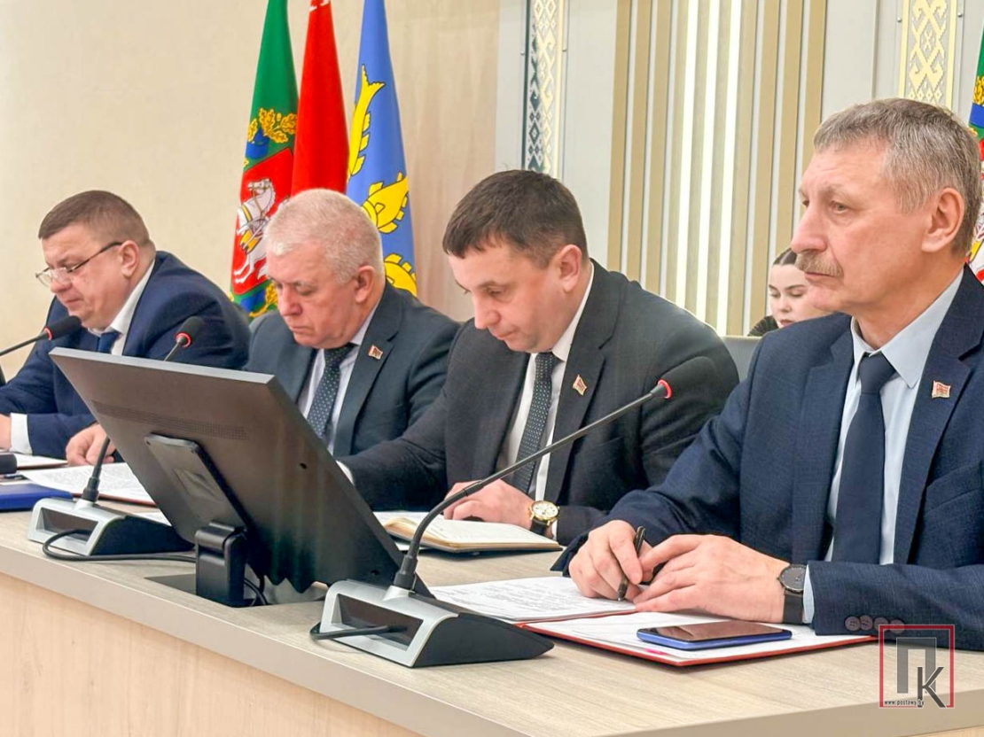 Сегодня Игорь Сергеенко принимает участие в открытом заседании Поставского райисполкома