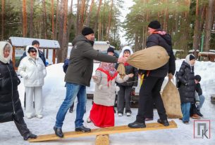 Фоторепортаж: Масленица в «Озерках» удалась на славу!