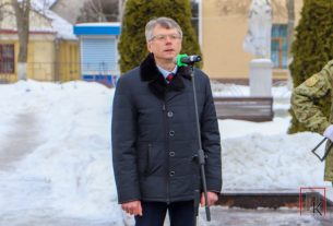 В День защитника Отечества на центральной площади в Поставах прошел торжественный митинг