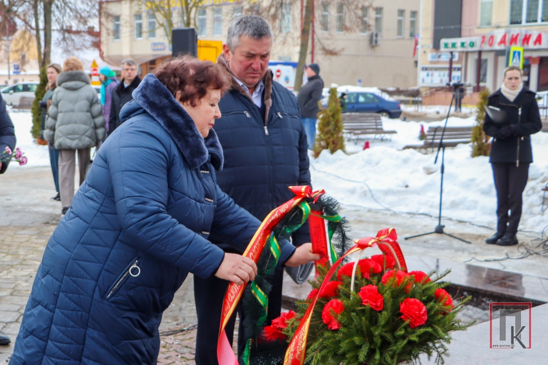 В День защитника Отечества на центральной площади в Поставах прошел торжественный митинг