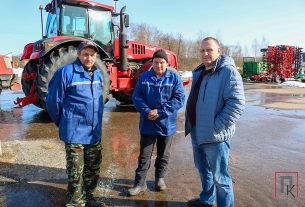 Машинно-тракторный парк ОАО «Камайский-агро» пополнили два новых «Беларуса-3522»