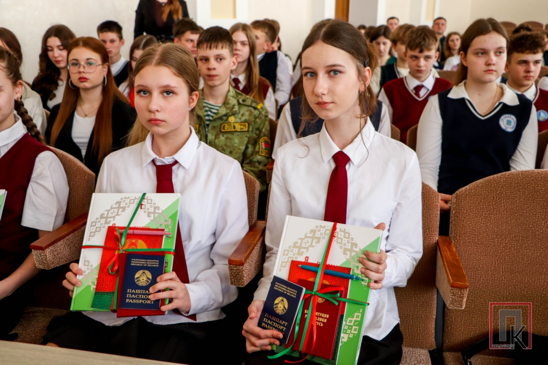 В Поставах прошла торжественная церемония в рамках Всебелорусской акции «Мы — граждане Беларуси!»