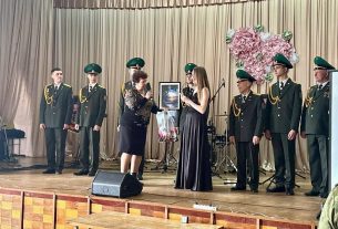 Пограничники встретились с жителями агрогородка Париж