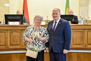 Акция «Лес! Добро! Порядок!»: работники Поставского лесхоза привели в порядок зону отдыха на оз. Дубок