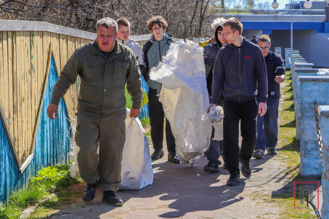 Поставчане дружно присоединились к республиканской акции «Беларусь синеокая»