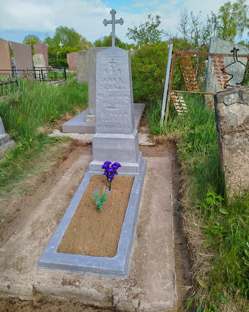 Благое дело: Владимир Галко предлагает помощь тем, кто не может приехать на кладбище