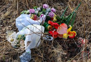 Убрать нельзя оставить: пластиковые цветы и мусор на кладбищах убивают нашу землю