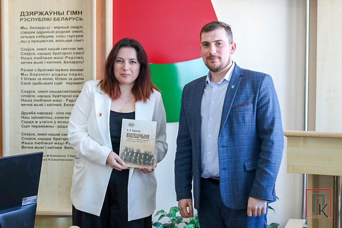 Ігар Капылоў прэзентаваў на Пастаўшчыне сваю новую кнігу «Беларуская мова: ад А да Я»