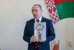 Ігар Капылоў прэзентаваў на Пастаўшчыне сваю новую кнігу «Беларуская мова: ад А да Я»
