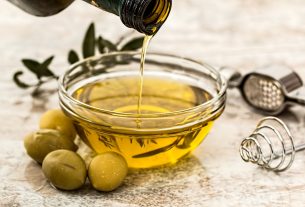 Каким маслом заправить салат, а на каком жарить: советы нутрициолога Анастасии Кундро