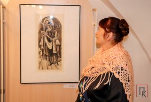 У Паставах працуе часовая экспазіцыя "Радасць — імя вечнае"