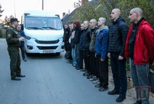 "Майстры мастацтваў — абаронцам Айчыны": в Поставах выступил белорусский государственный ансамбль "Песняры"