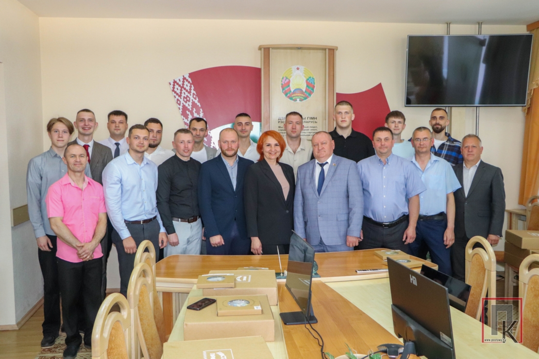 В райисполкоме чествовали героев волейбольной команды «Атлант»